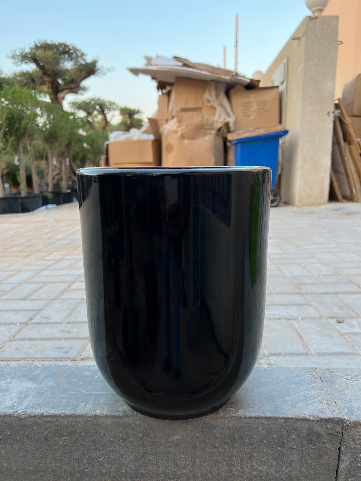Glossy Black & White Smooth Ceramic Pot – 20cm x 24cm