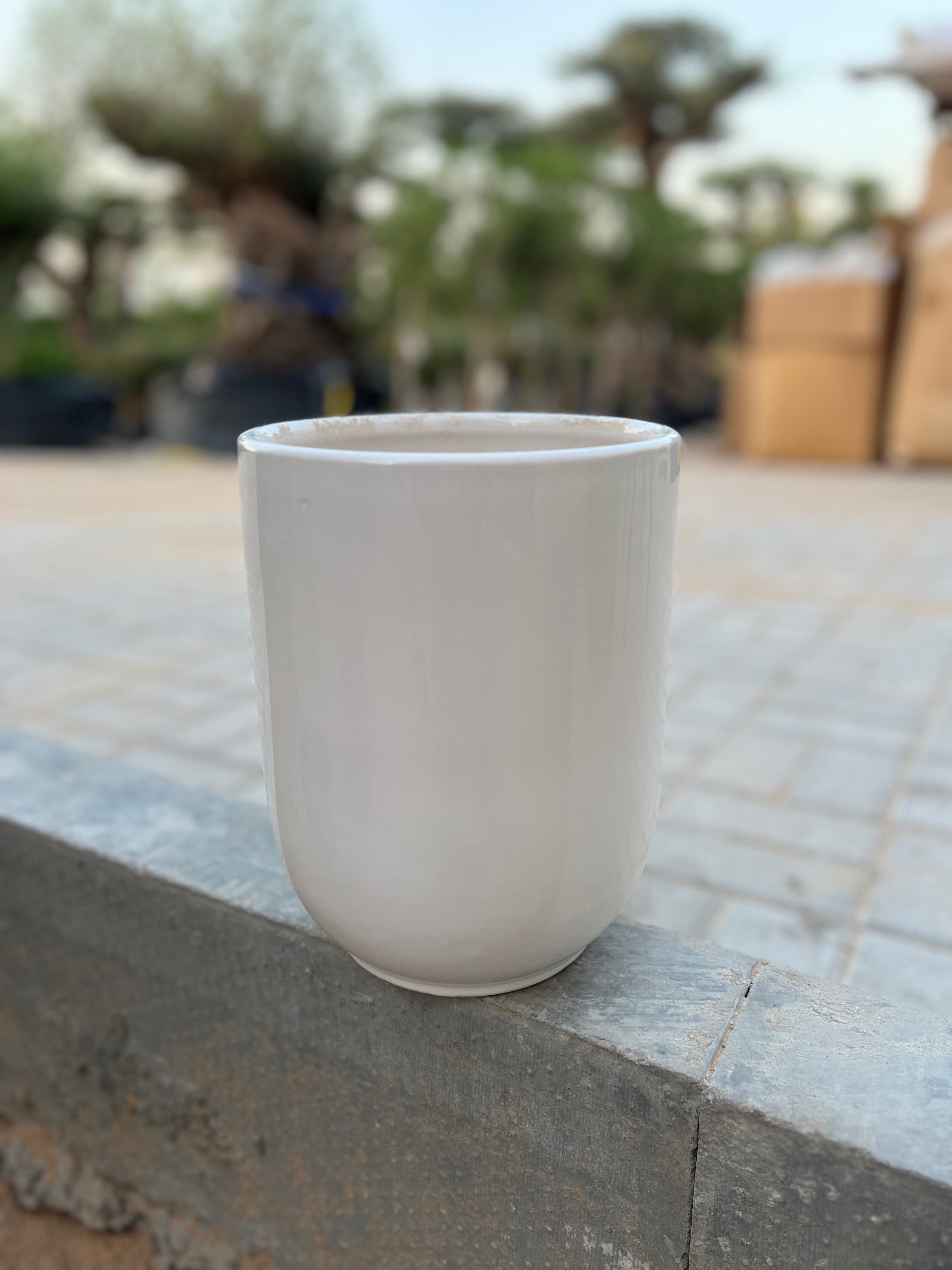 Glossy Black & White Smooth Ceramic Pot – 20cm x 24cm